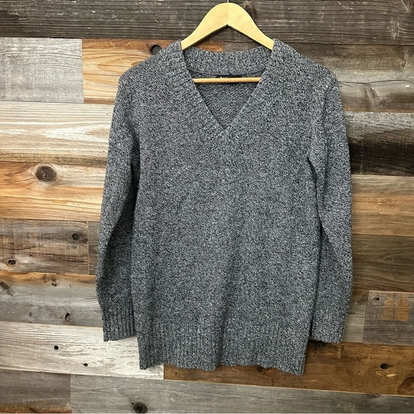 Athleta Vital V-Neck Tunic Wool Cashmere Sweater Black Gray Oversized XXS - Picture 2 of 10